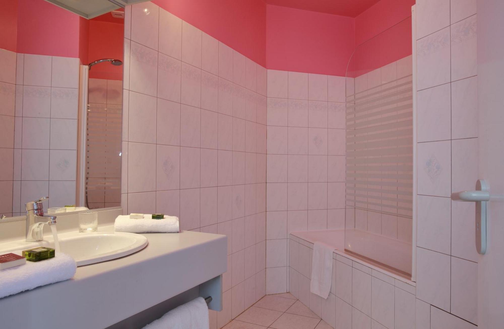 Sure Hotel By Best Western Saint-Quentin Ouest Holnon Exterior photo